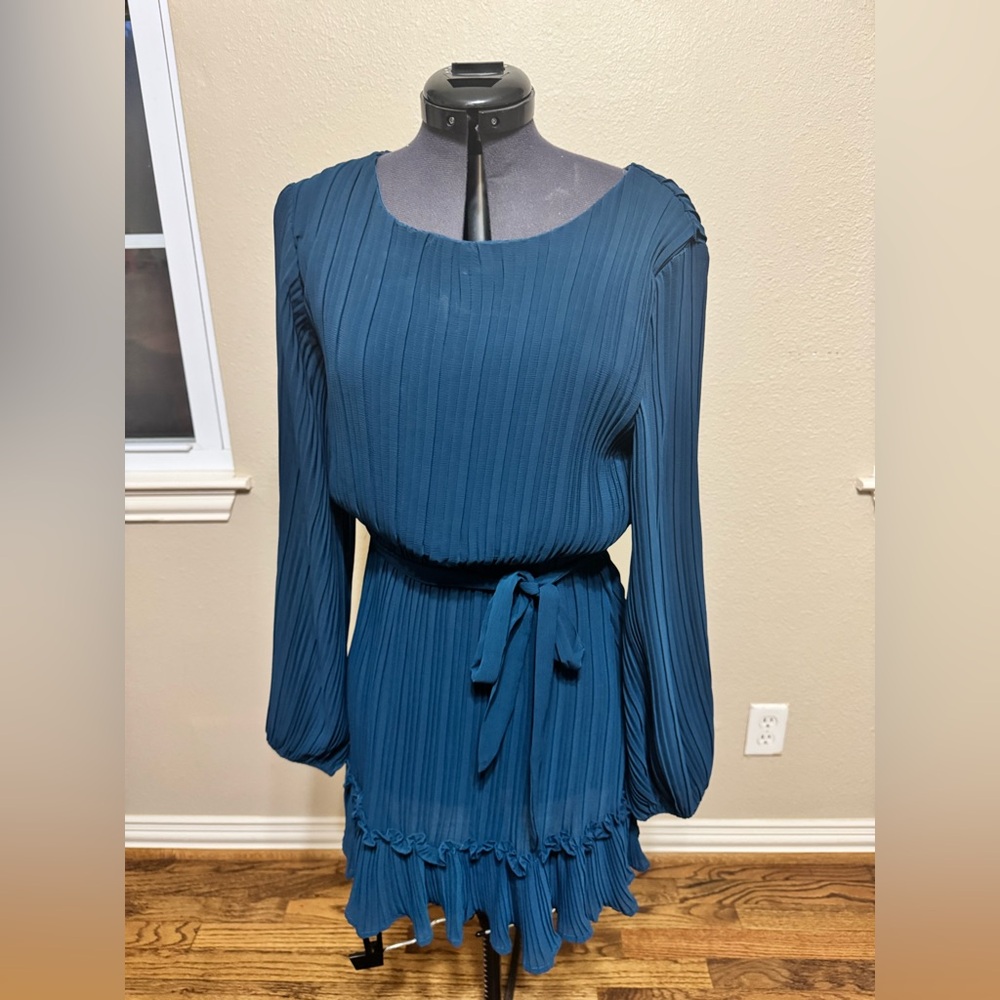 Elegant Teal Long Sleeve Dress